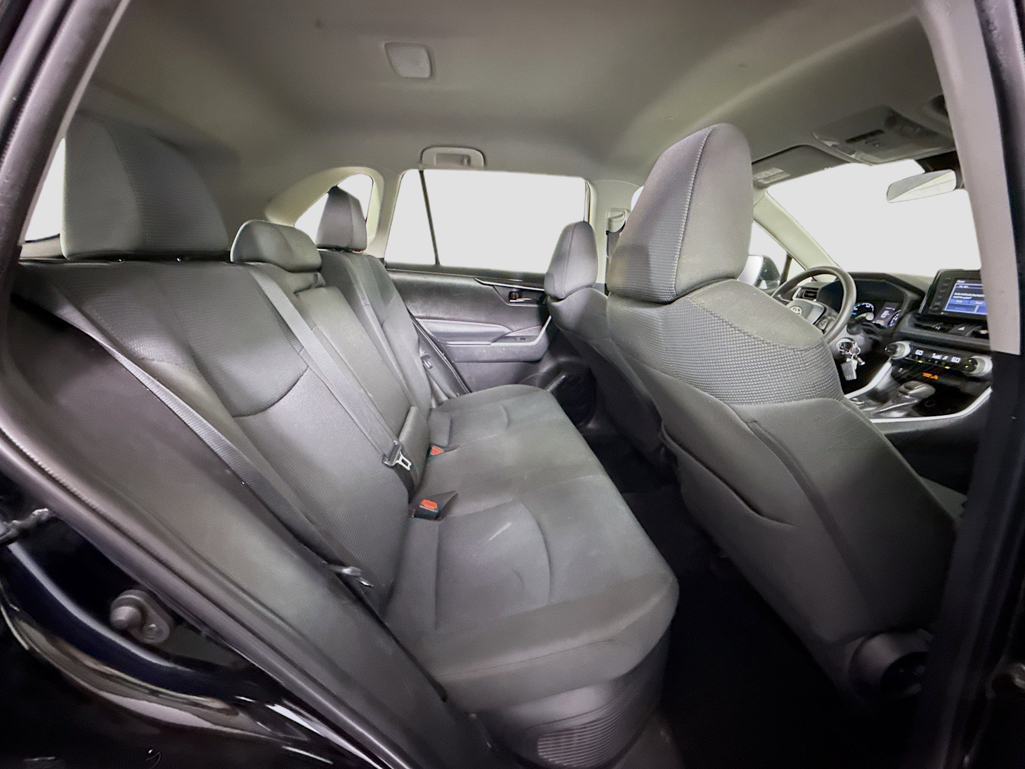 Used 2022 Toyota RAV4 LE image 26