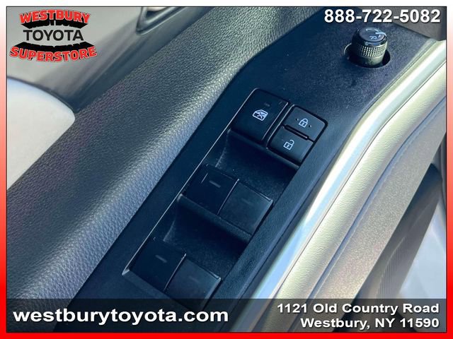 Used 2023 Toyota Highlander XLE AWD/4WD image 20