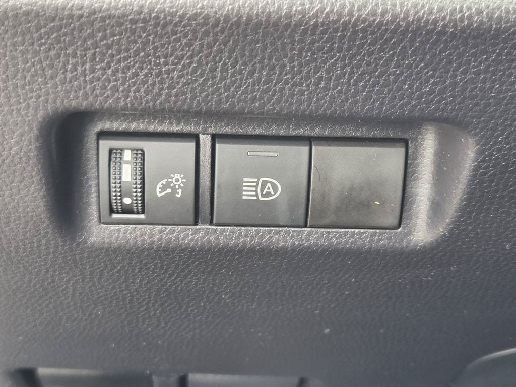 Used 2025 Toyota RAV4 LE FWD image 20