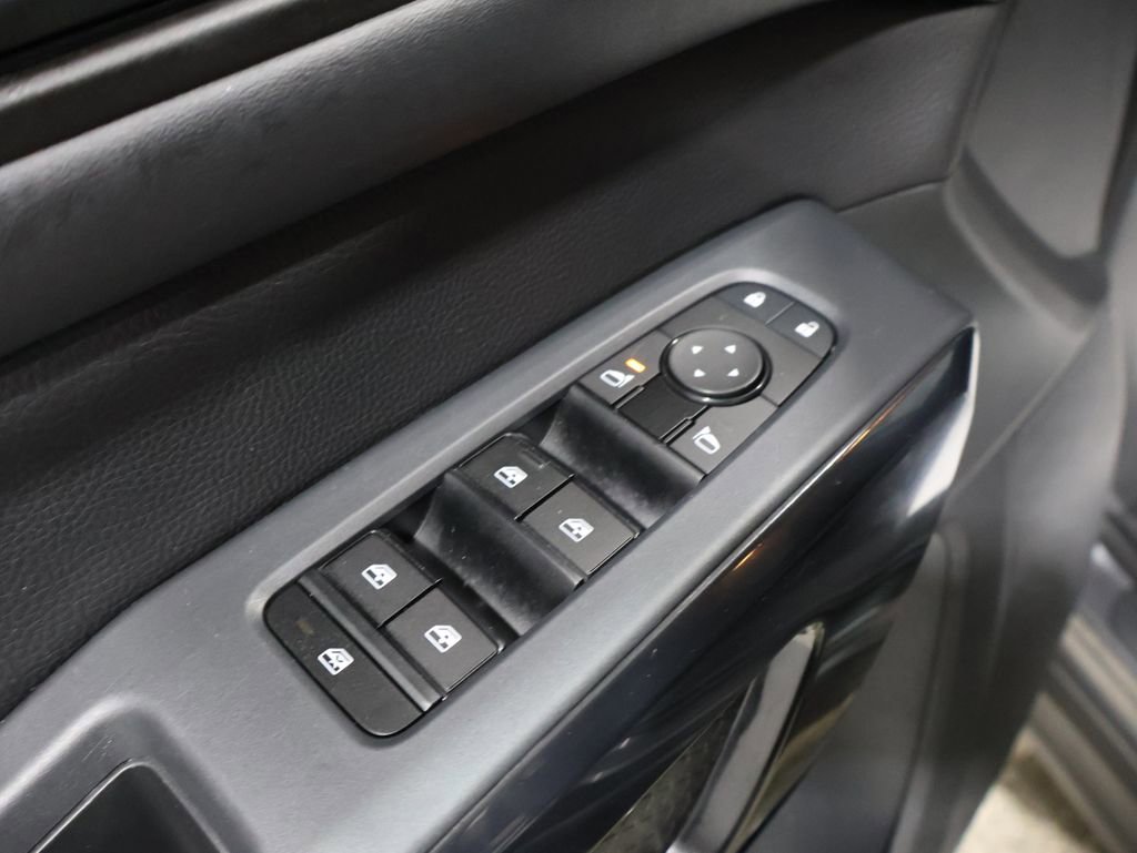 Used 2024 Nissan Pathfinder SV image 14