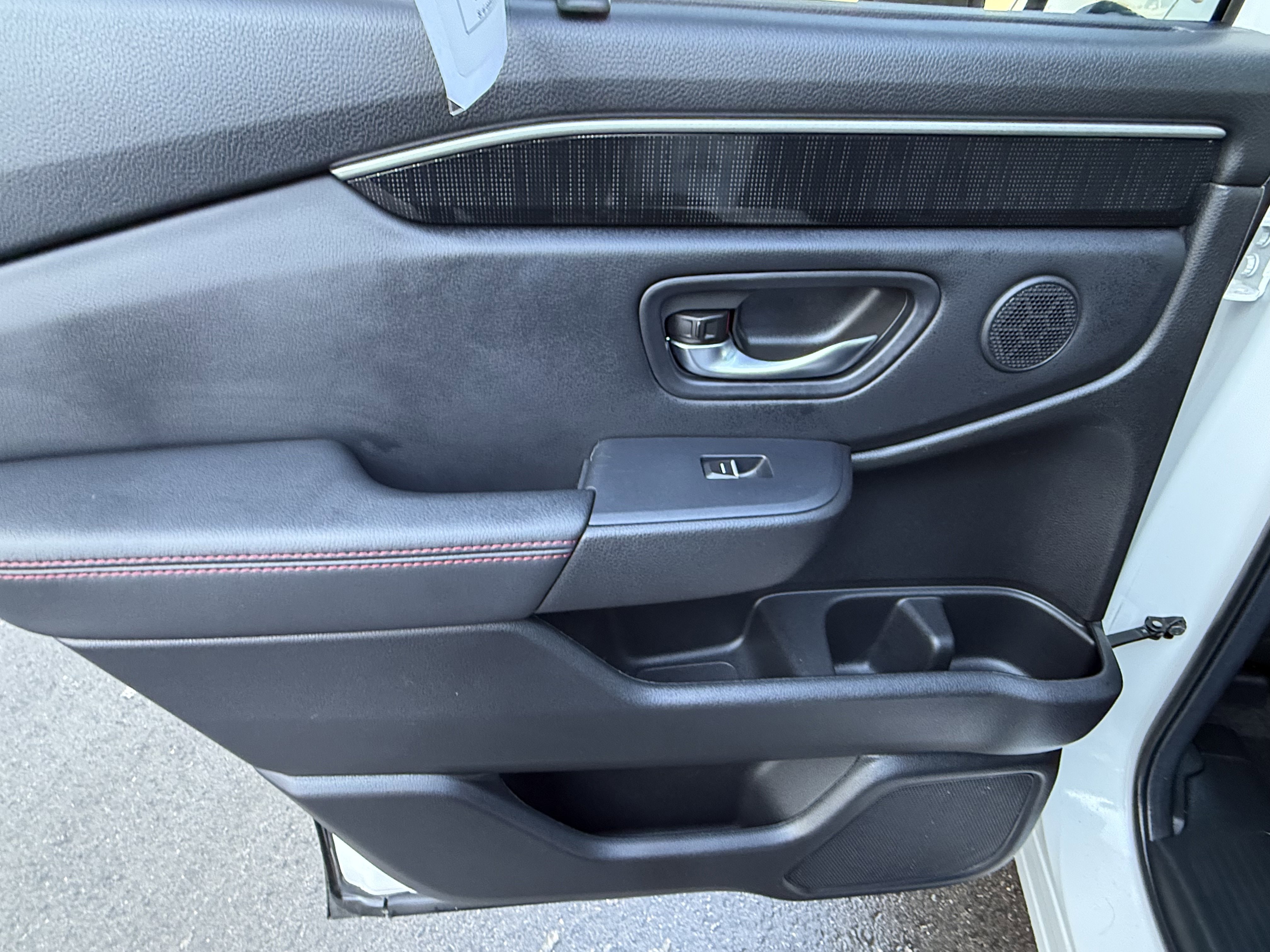 Used 2025 Honda Pilot Black Edition image 27