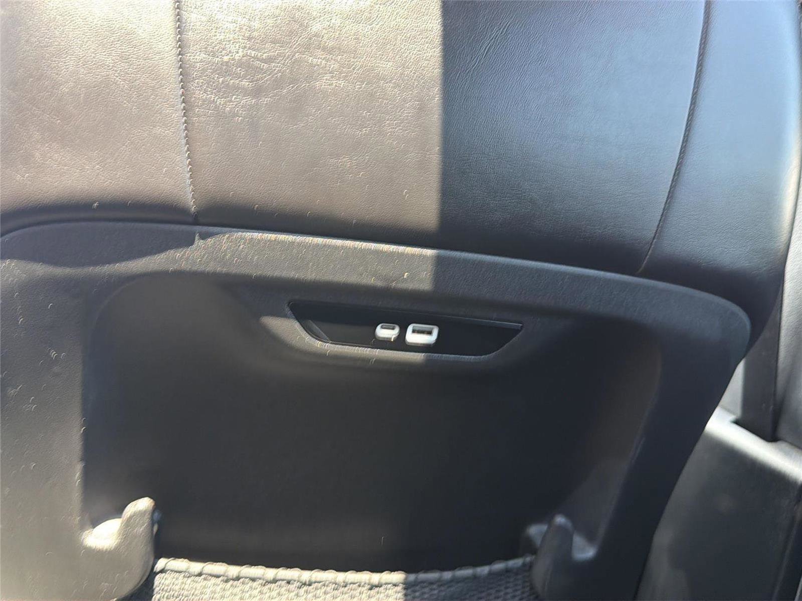 Used 2025 Chrysler Pacifica Limited FWD image 32