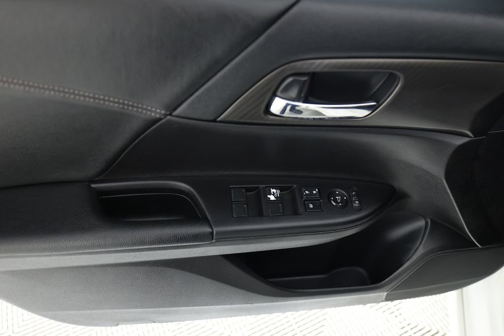 Used 2016 Honda Accord Sport image 15