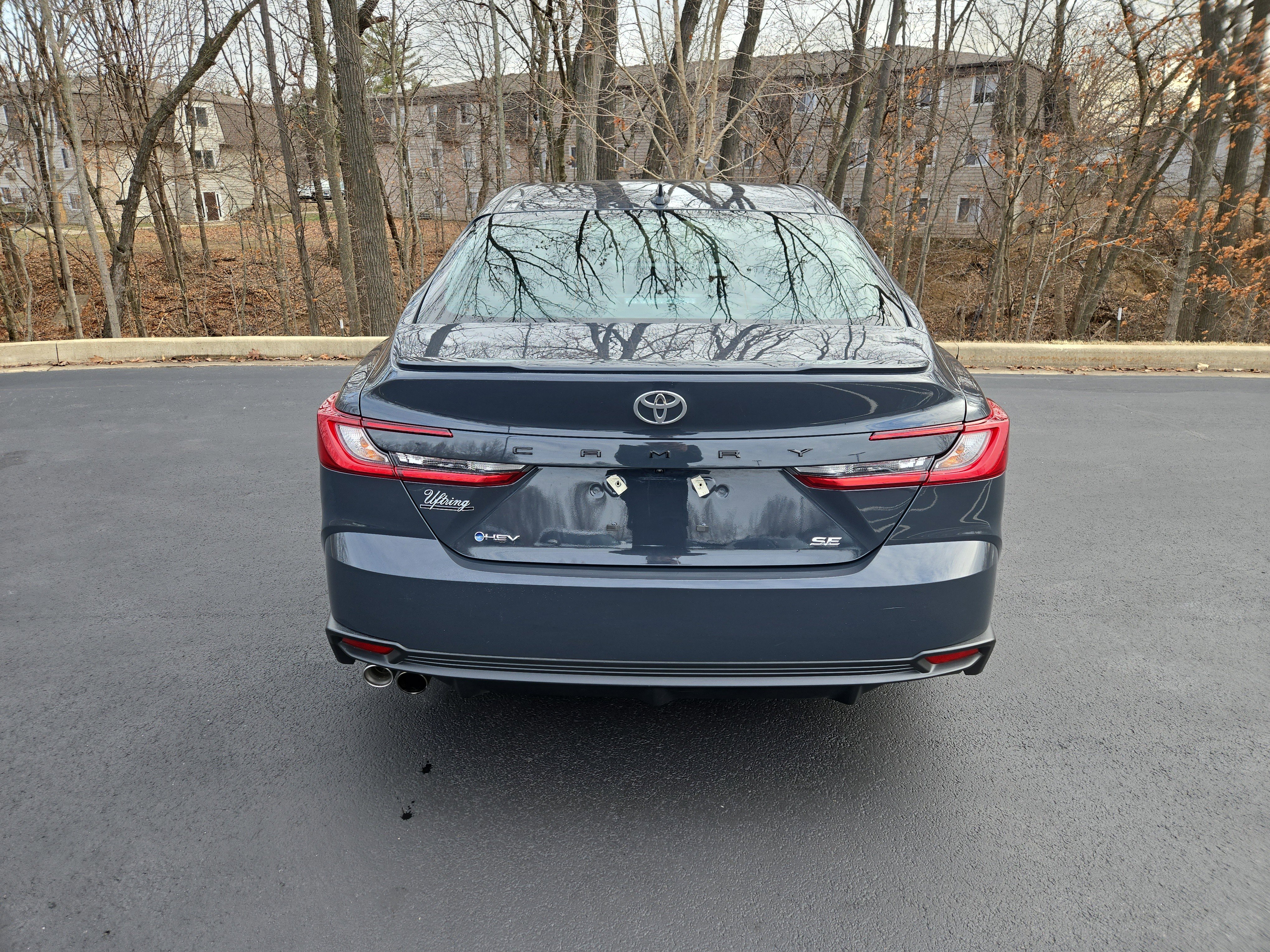 Used 2025 Toyota Camry SE image 8