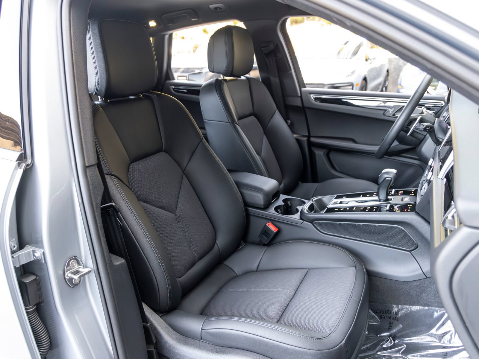 Certified 2026 Porsche Macan AWD/4WD image 66
