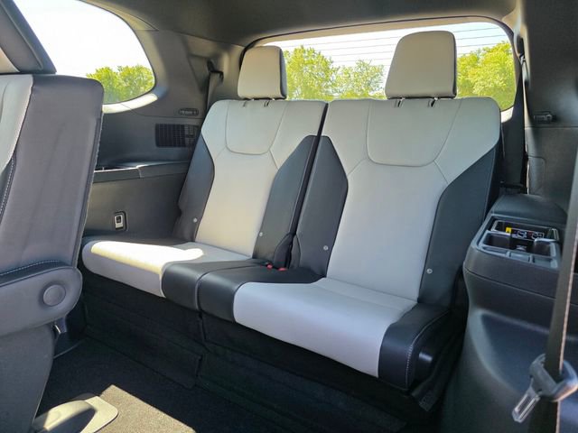 New 2026 Lexus TX 500h AWD image 17