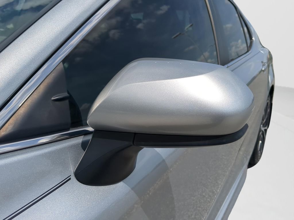 Used 2020 Toyota Camry SE FWD image 25