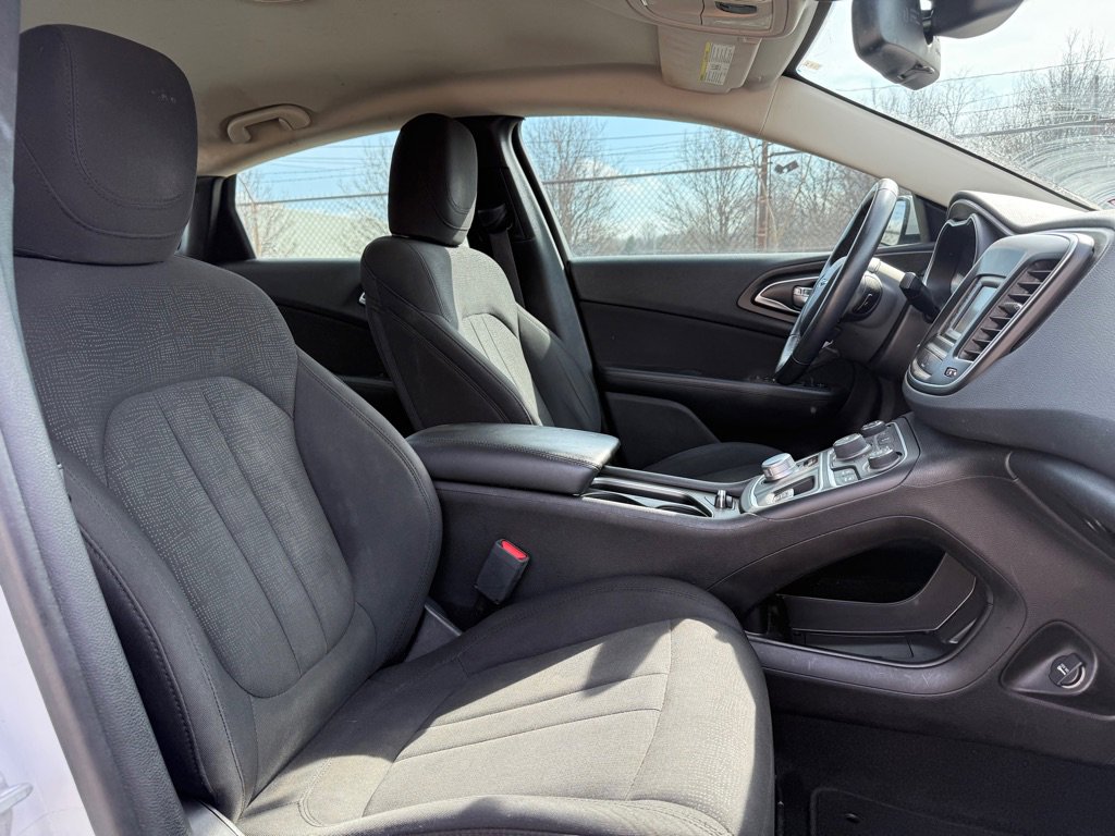 Used 2017 Chrysler 200 LX FWD image 10