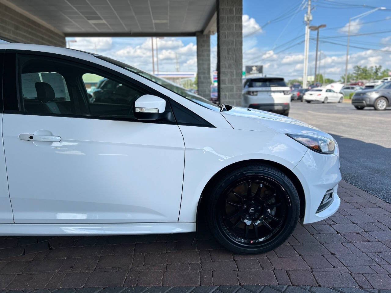 Used 2017 Ford Focus ST FWD image 23