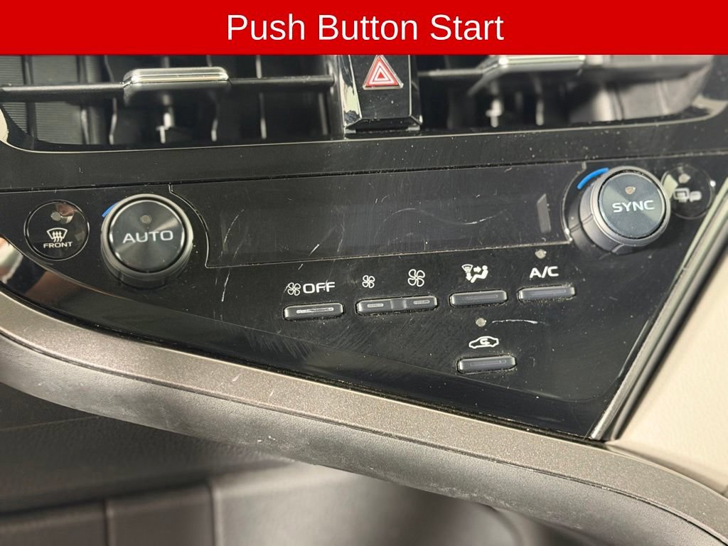 Used 2022 Toyota Camry XLE FWD image 10