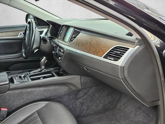 Used 2015 Hyundai Genesis 5.0 w/ Option Group 05 RWD image 18
