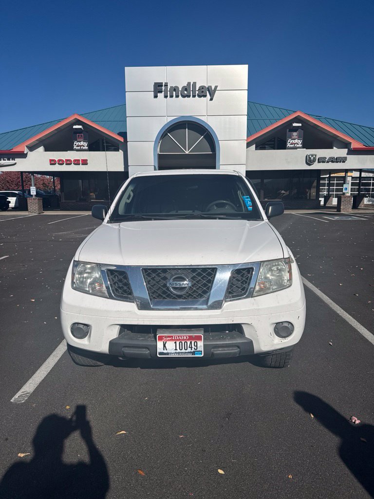 Used 2012 Nissan Frontier SV AWD/4WD image 2
