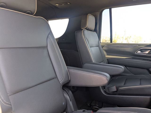 Used 2022 GMC Yukon XL SLT w/ SLT Premium Package image 32