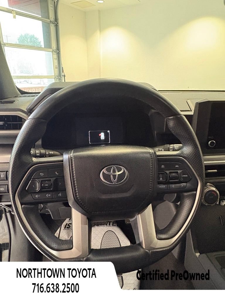 Used 2025 Toyota 4Runner SR5 AWD/4WD image 14