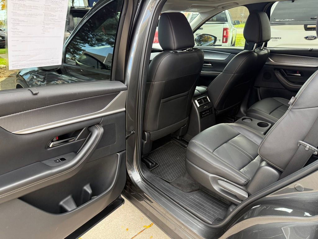 Used 2024 MAZDA CX-90 Plug-In Hybrid w/ Premium Pkg image 11