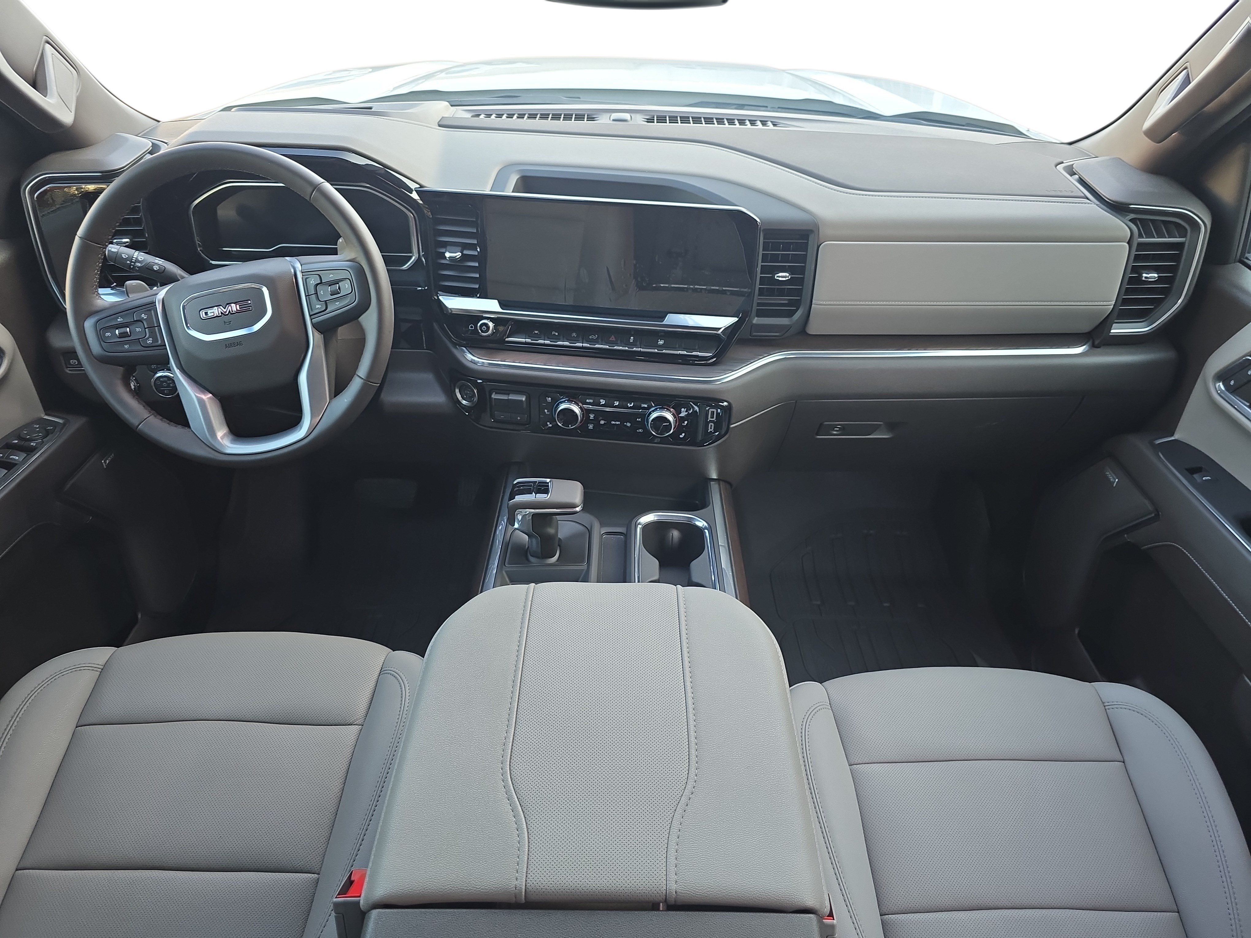 Used 2024 GMC Sierra 1500 SLT w/ SLT Premium Plus Package AWD/4WD image 9