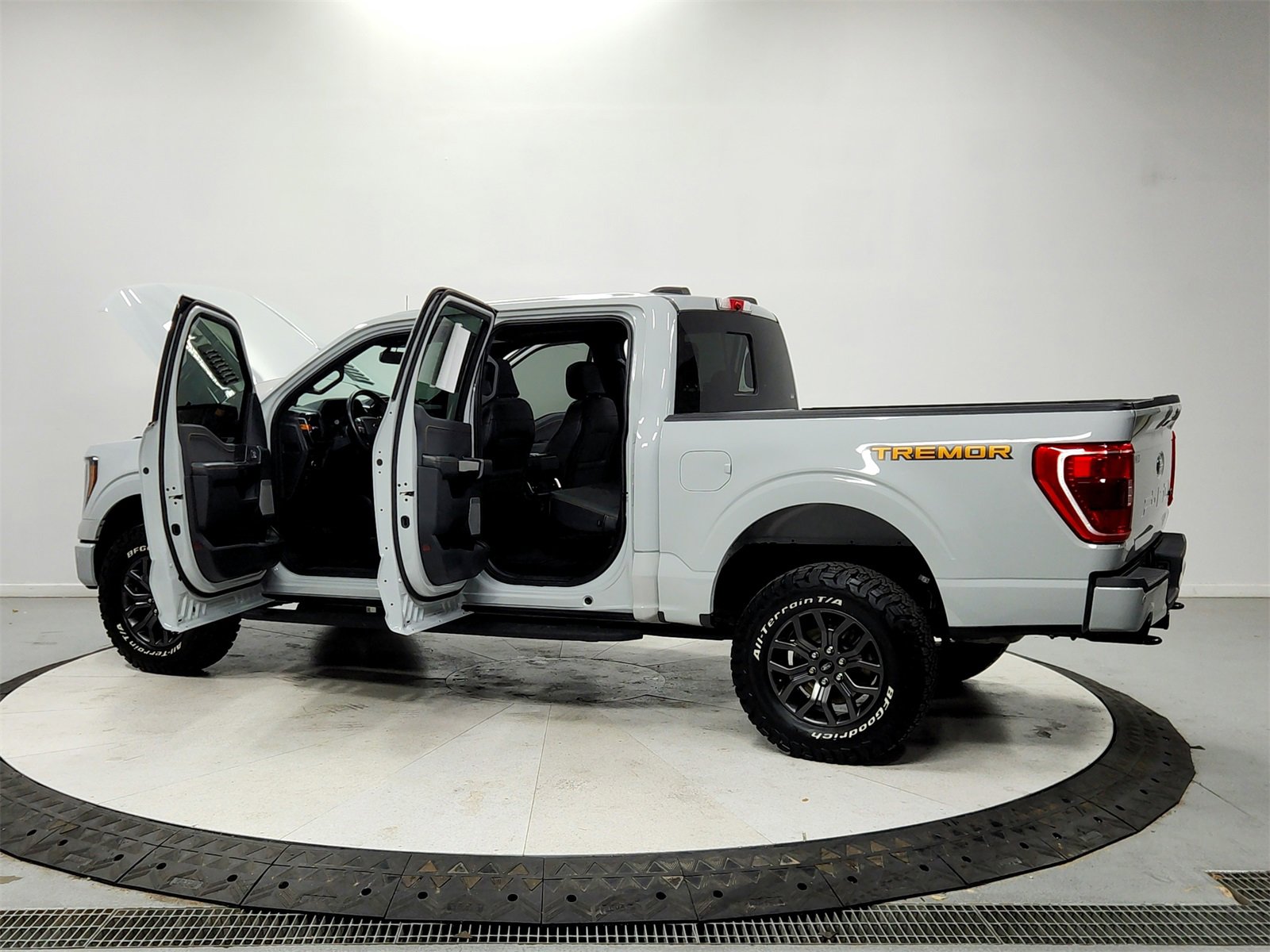 Used 2023 Ford F150 Tremor w/ Trailer Tow Package image 13
