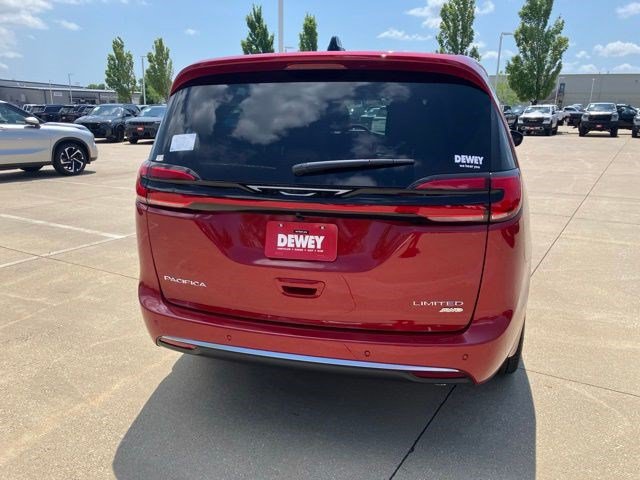 New 2027 Chrysler Pacifica Limited AWD/4WD image 7