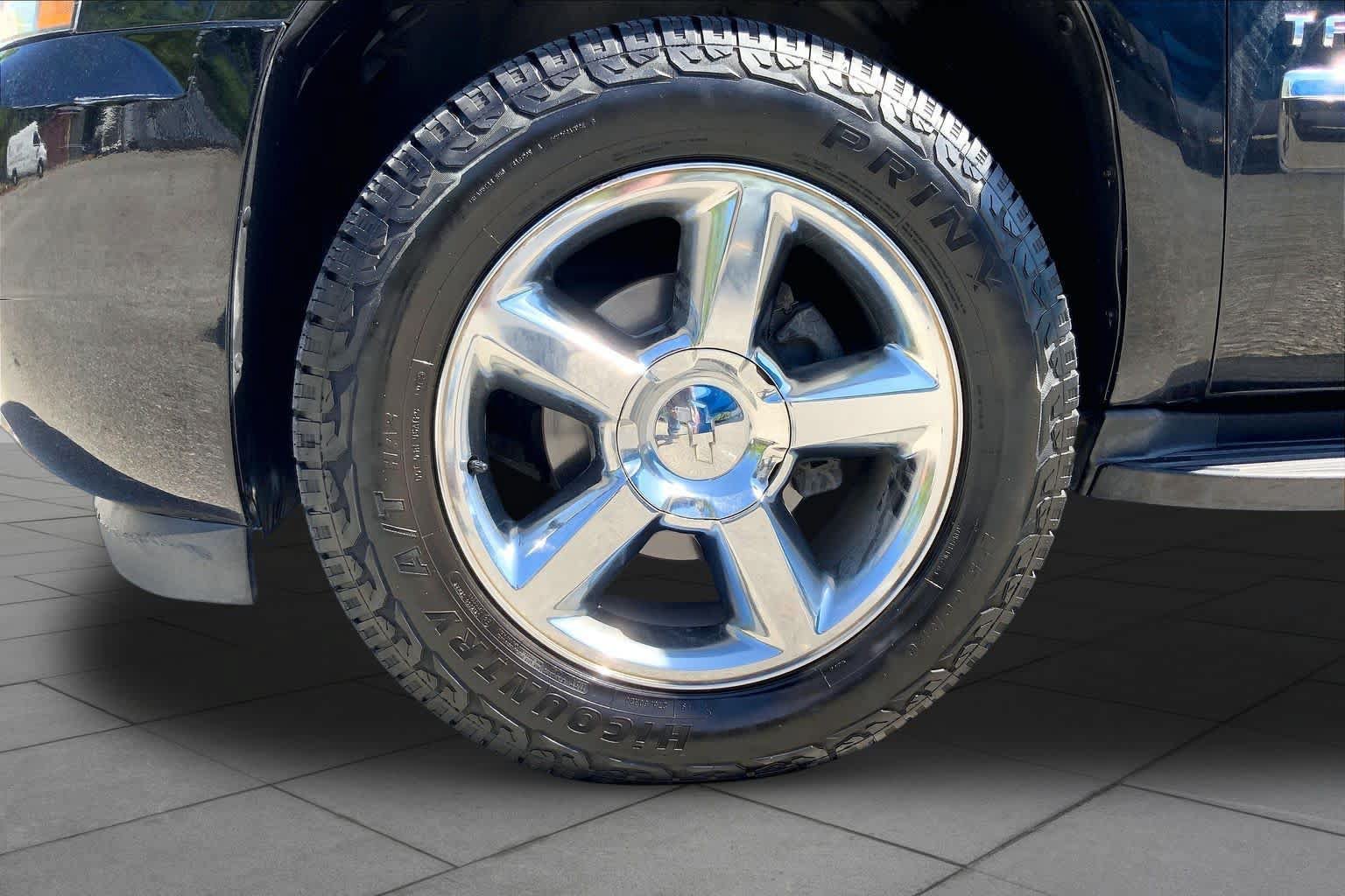 Used 2011 Chevrolet Tahoe LTZ AWD/4WD image 10