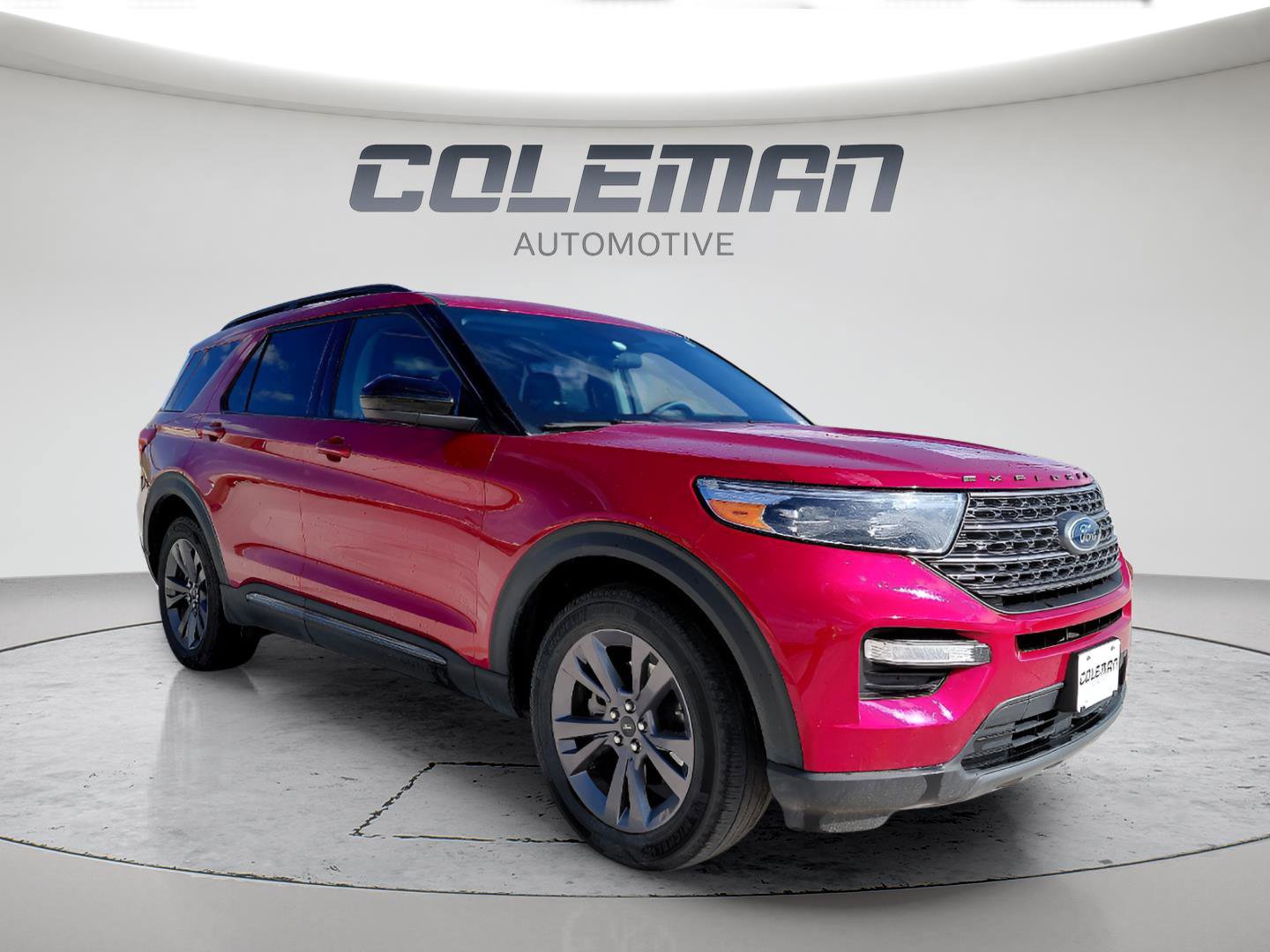 Used 2022 Ford Explorer XLT w/ Equipment Group 202A image 7