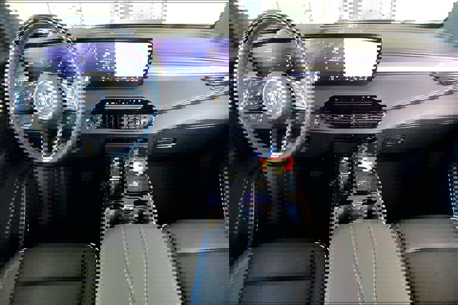 Used 2025 Buick Enclave Avenir w/ Super Cruise Package image 16