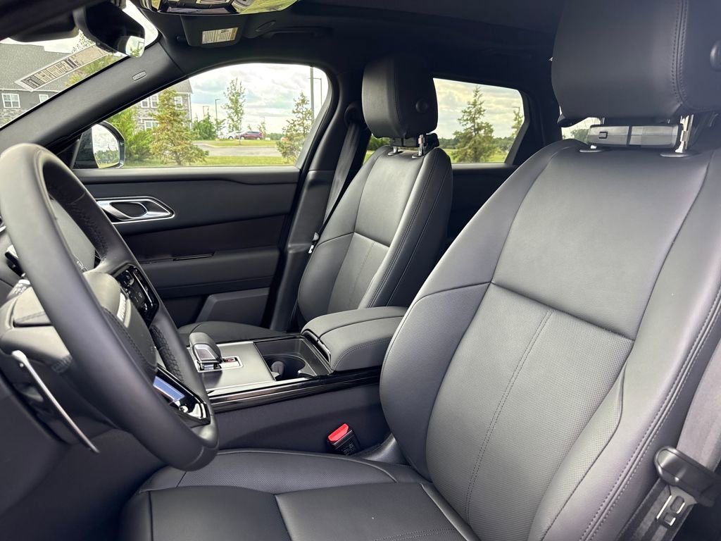 New 2026 Land Rover Range Rover Velar Dynamic SE image 11