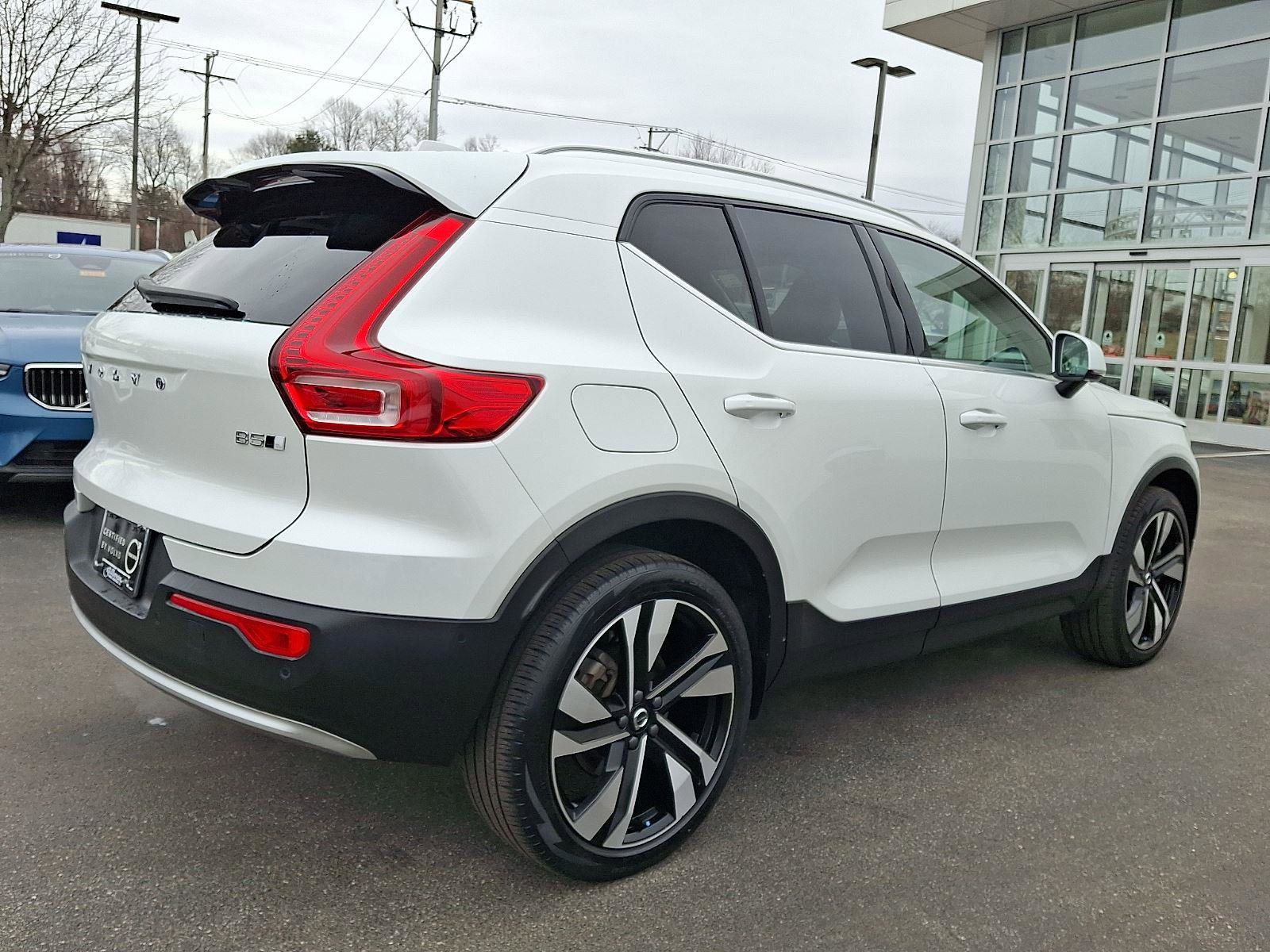 Certified 2023 Volvo XC40 B5 Ultimate w/ Protection Package Premier AWD/4WD image 6