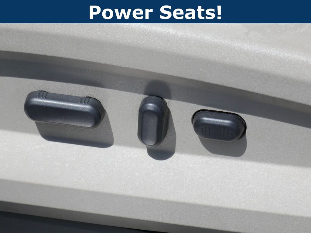 Used 2013 Ford Edge Limited w/ Driver Entry Pkg FWD image 19