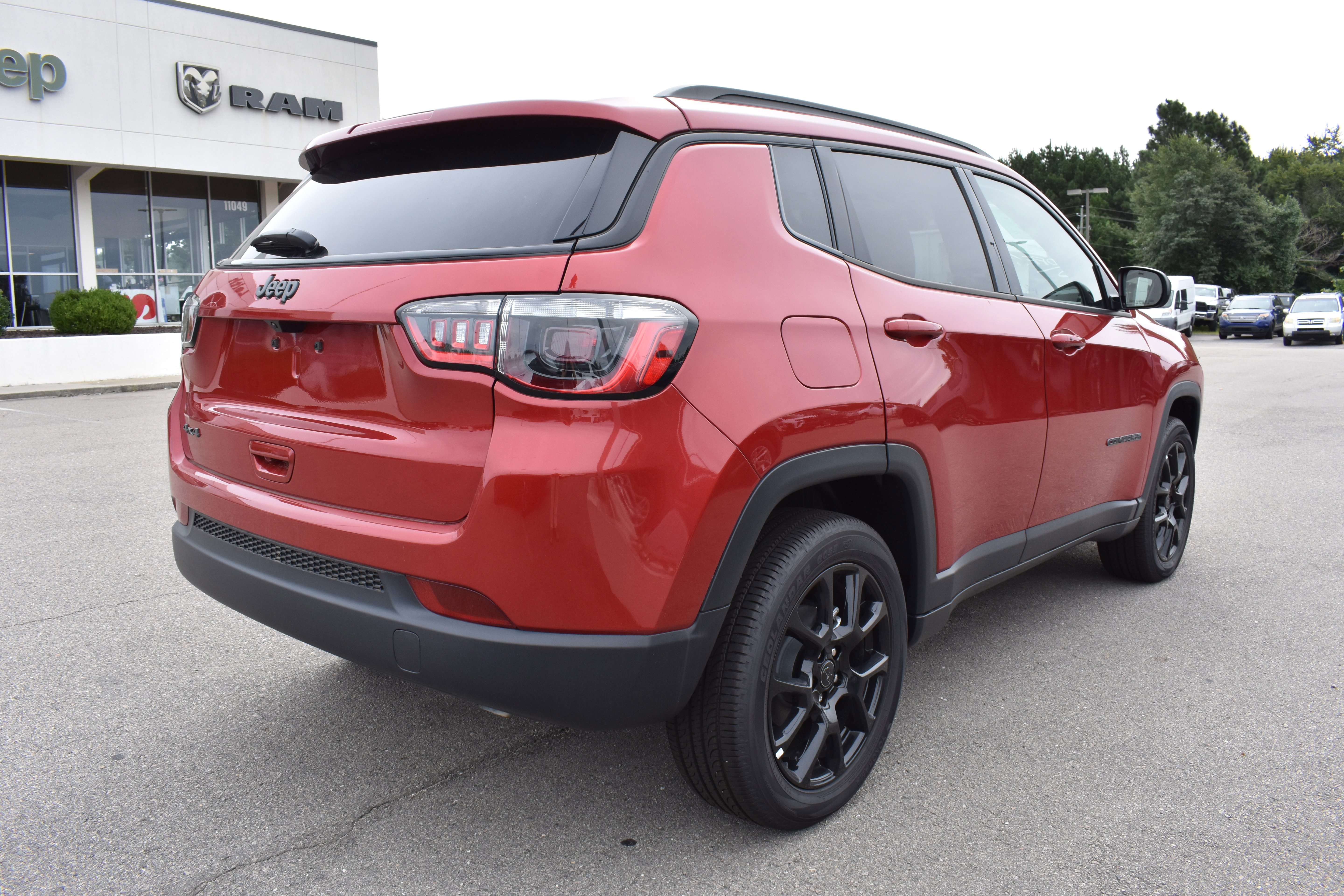 New 2025 Jeep Compass Latitude w/ Altitude Special Edition image 9
