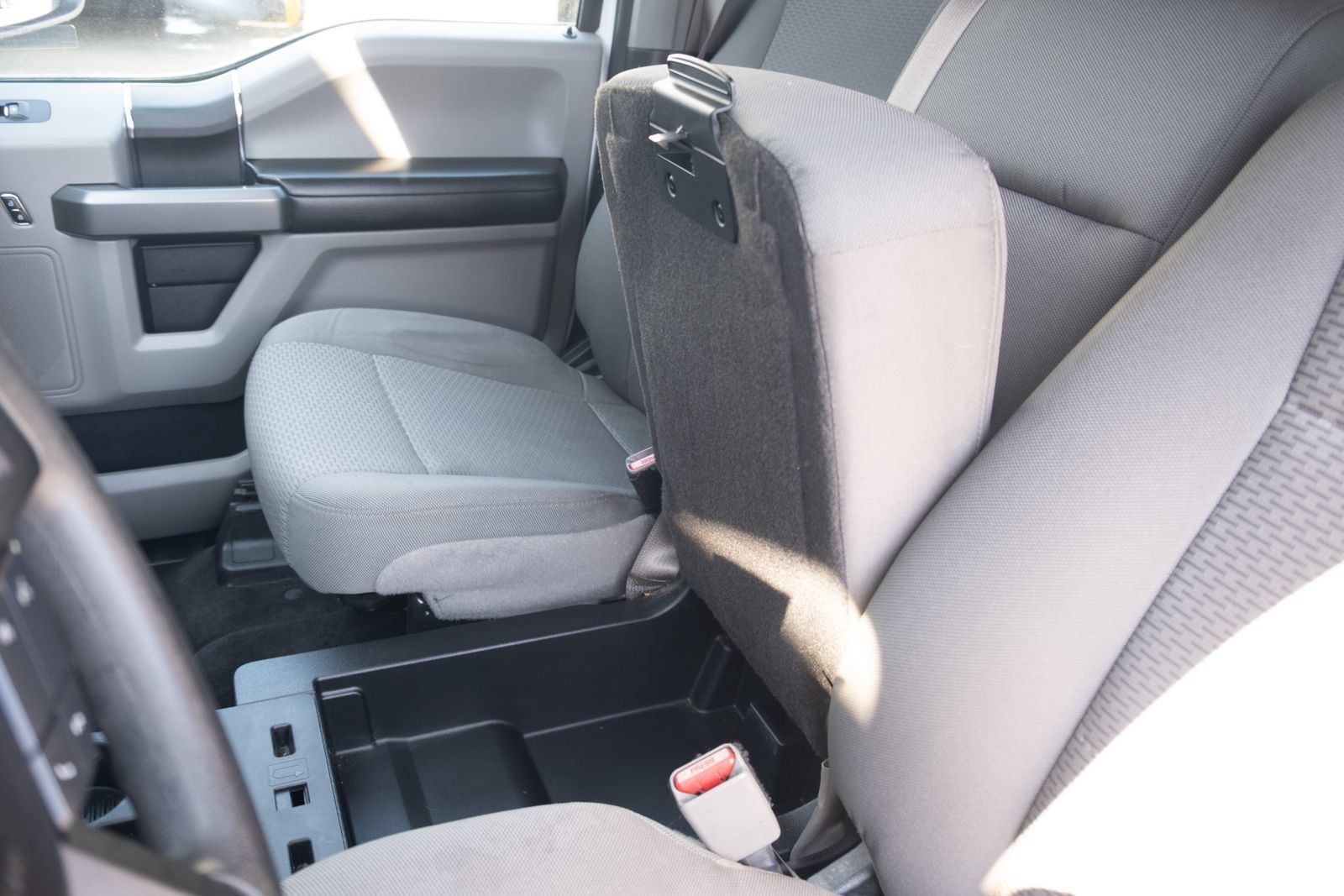 Used 2016 Ford F150 XLT AWD/4WD image 9