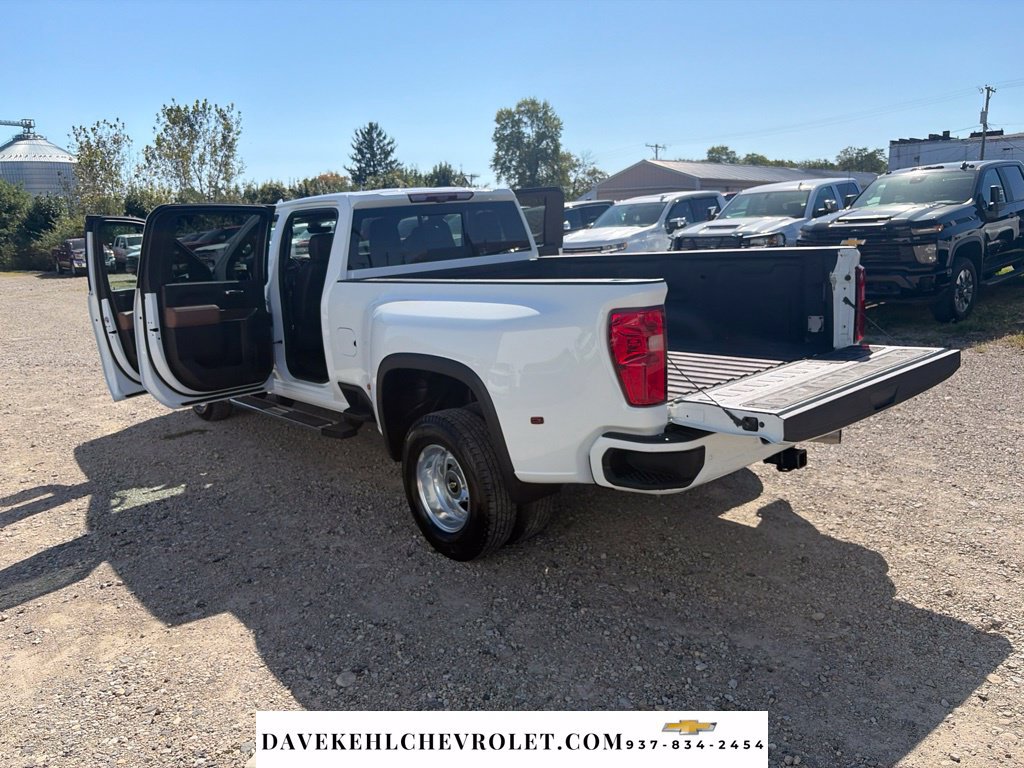 Used 2022 Chevrolet Silverado 3500 High Country AWD/4WD image 29