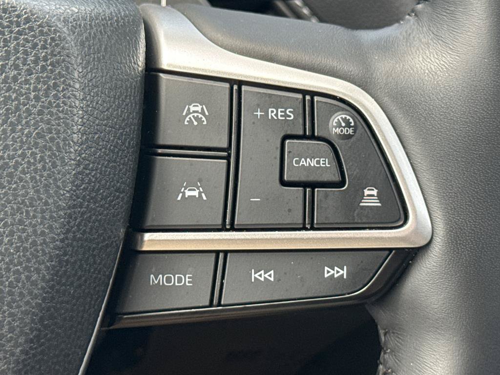 Used 2024 Toyota Grand Highlander AWD image 12