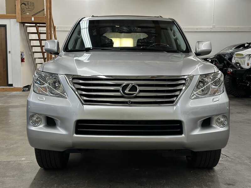 Used 2011 Lexus LX 570 4WD w/ Luxury Pkg image 7