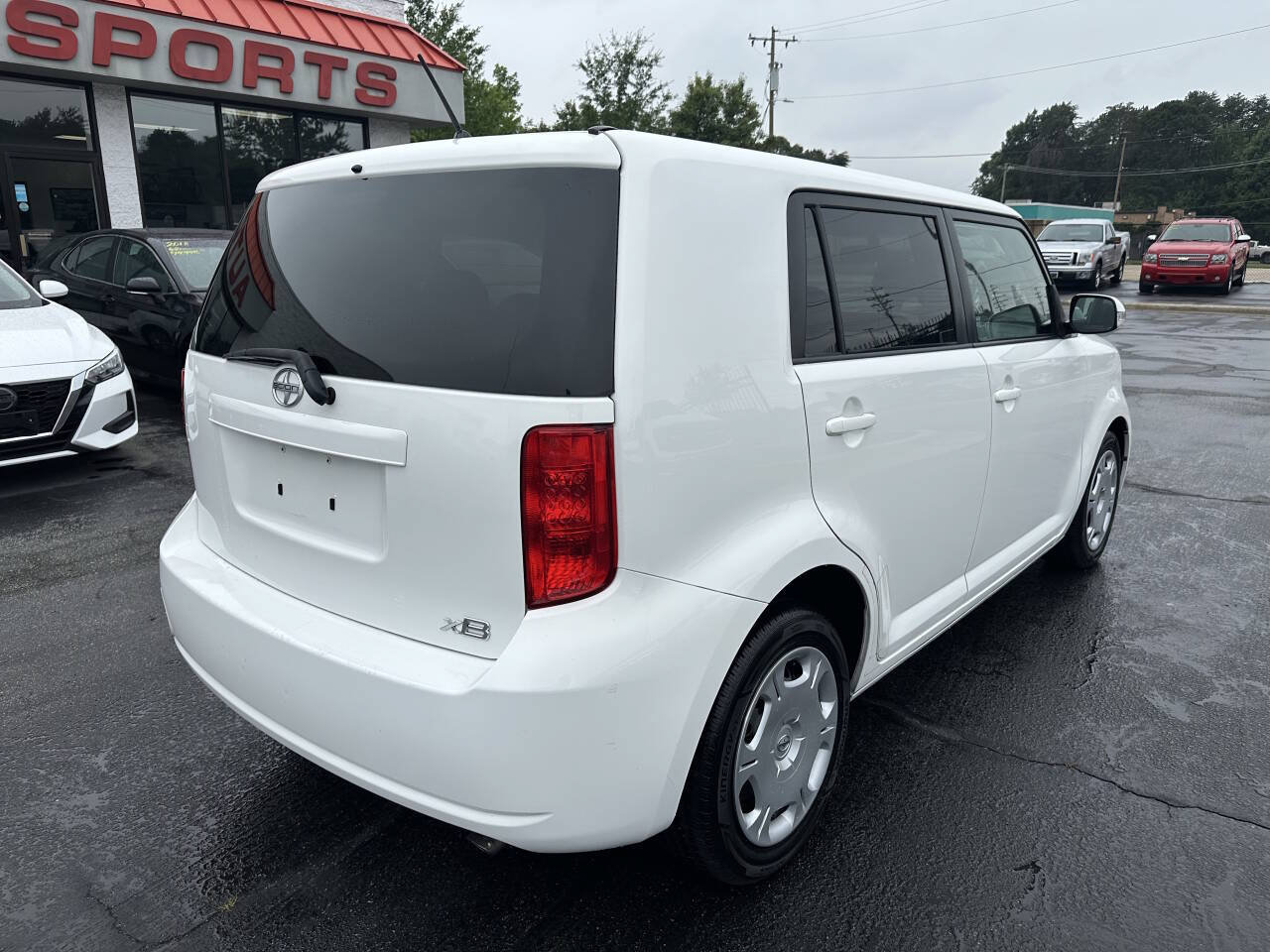 Used 2008 Scion xB FWD image 5