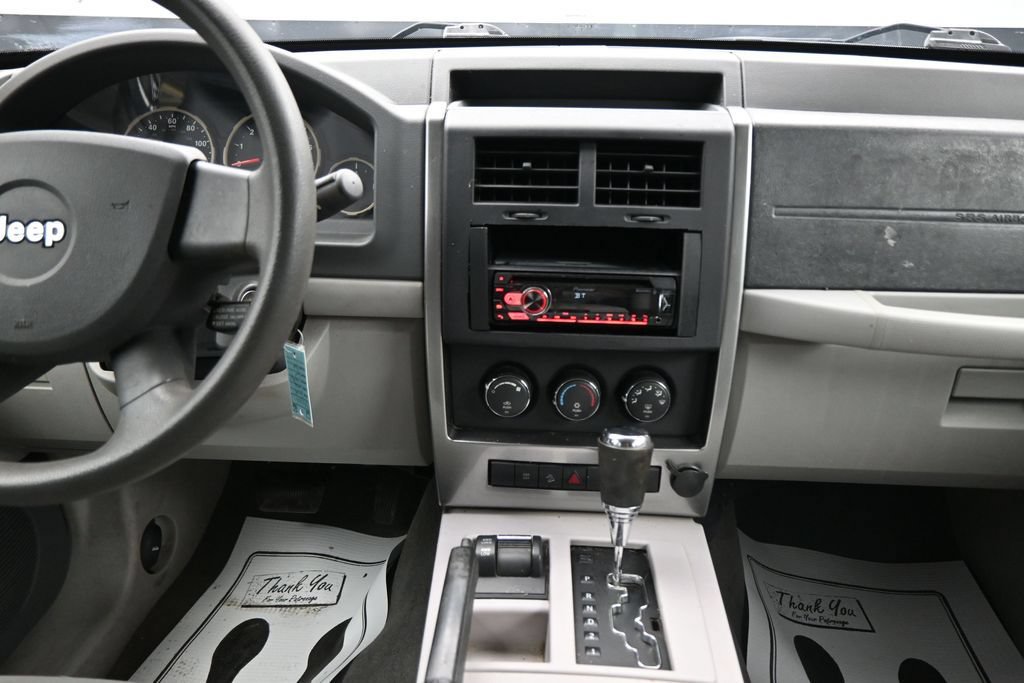 Used 2008 Jeep Liberty Sport w/ Popular Equipment Group AWD/4WD image 17