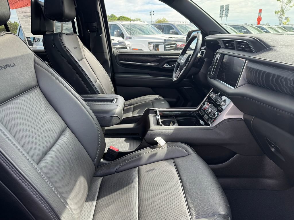 Used 2023 GMC Yukon Denali AWD/4WD image 32