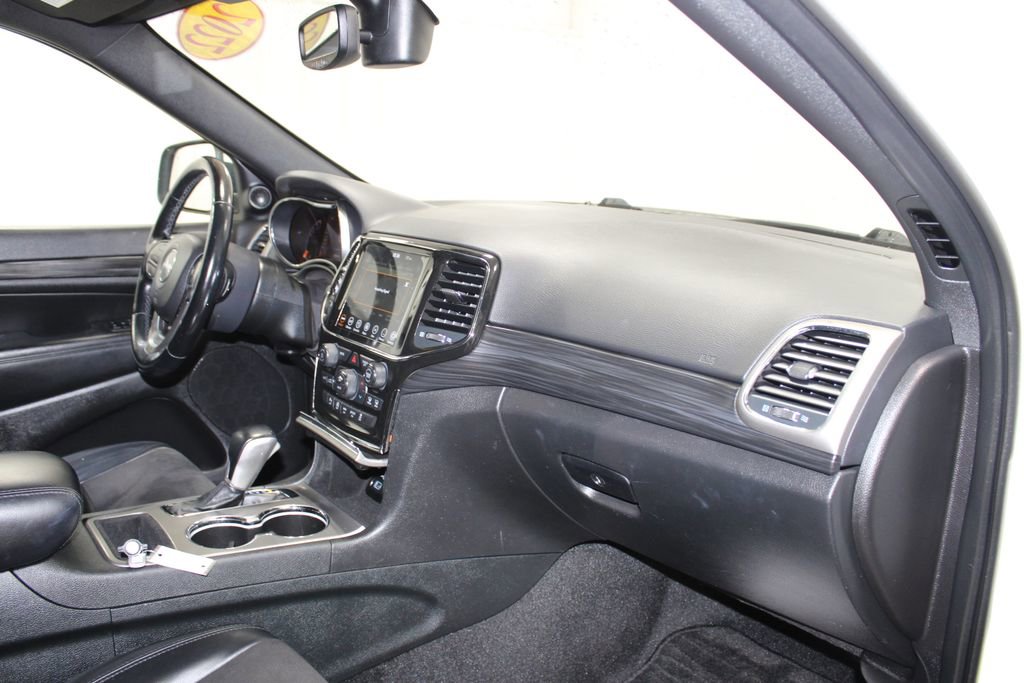 Used 2022 Jeep Grand Cherokee Laredo X image 23