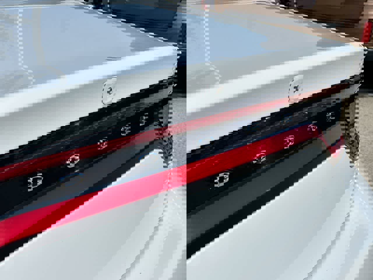 Used 2020 Dodge Charger SXT w/ Leather Interior Group image 17