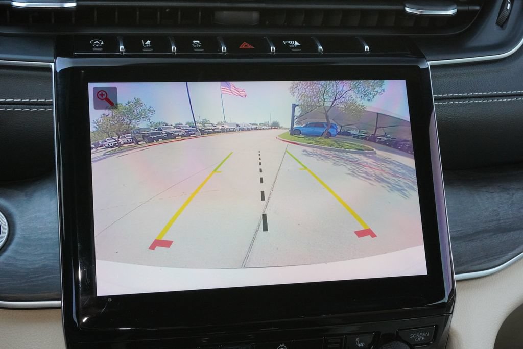 Used 2023 Jeep Grand Cherokee L Limited w/ Trailer Tow Group (B) AWD/4WD image 15
