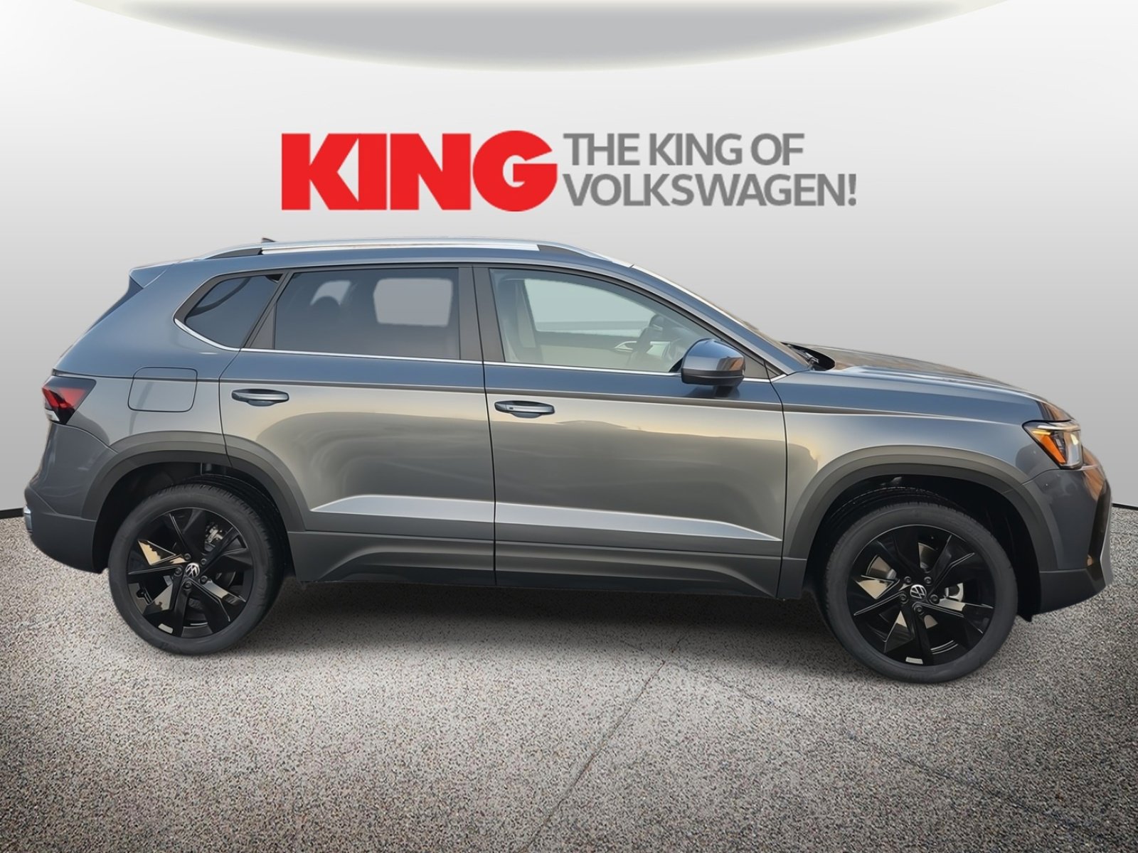 New 2026 Volkswagen Taos SE image 2