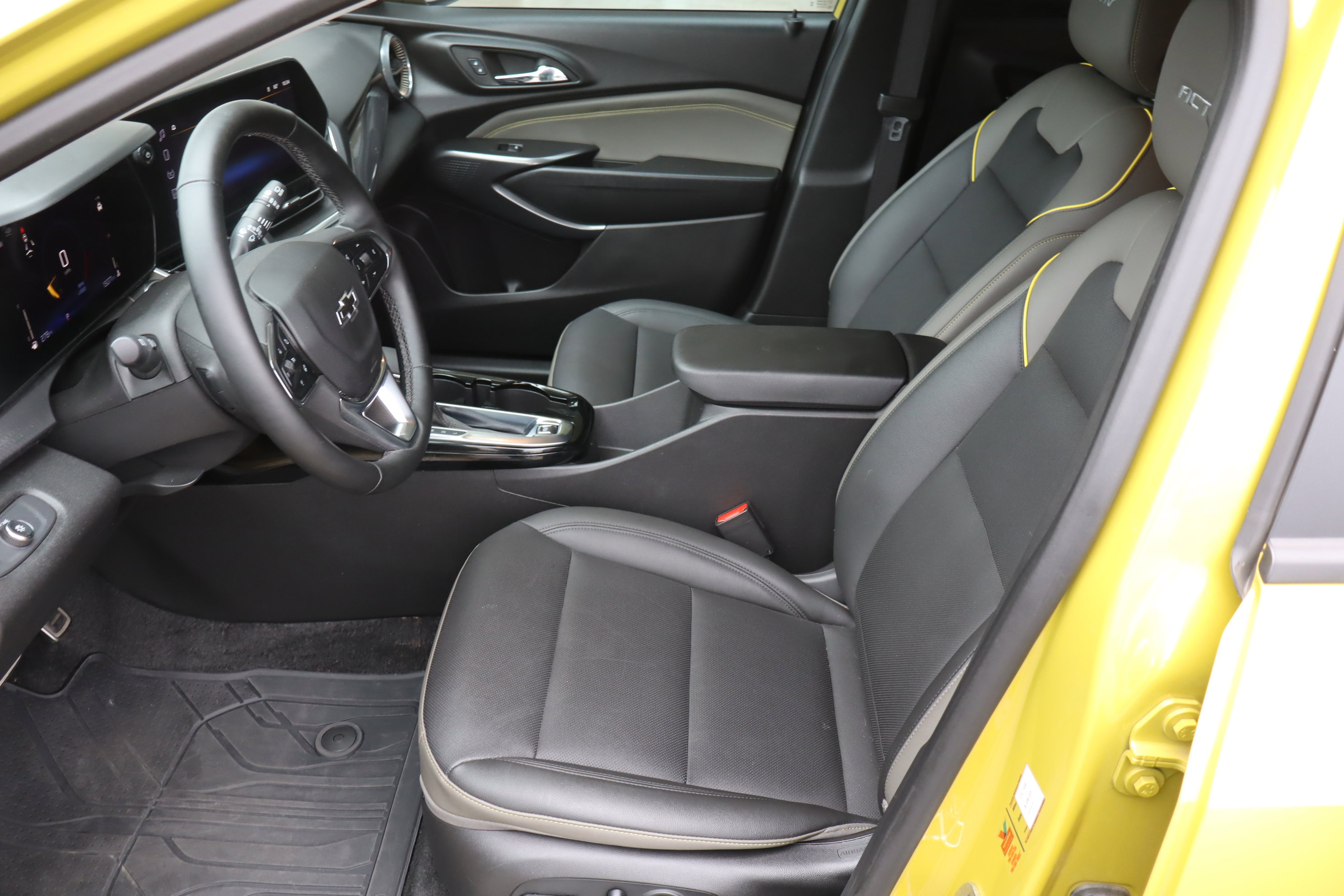 Certified 2024 Chevrolet Trax ACTIV w/ Sunroof Package image 16