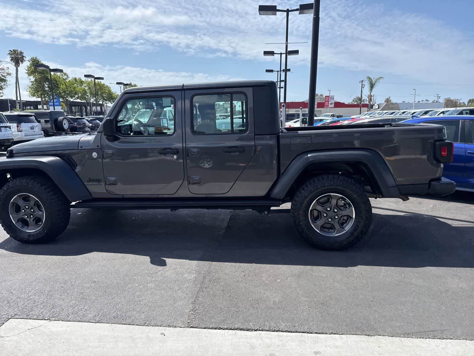 Used 2020 Jeep Gladiator Sport w/ Auxiliary Switch Group AWD/4WD image 15