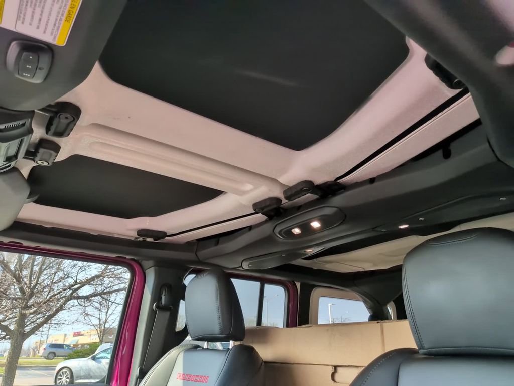 Used 2024 Jeep Wrangler Unlimited Rubicon w/ Dual Top Group image 35