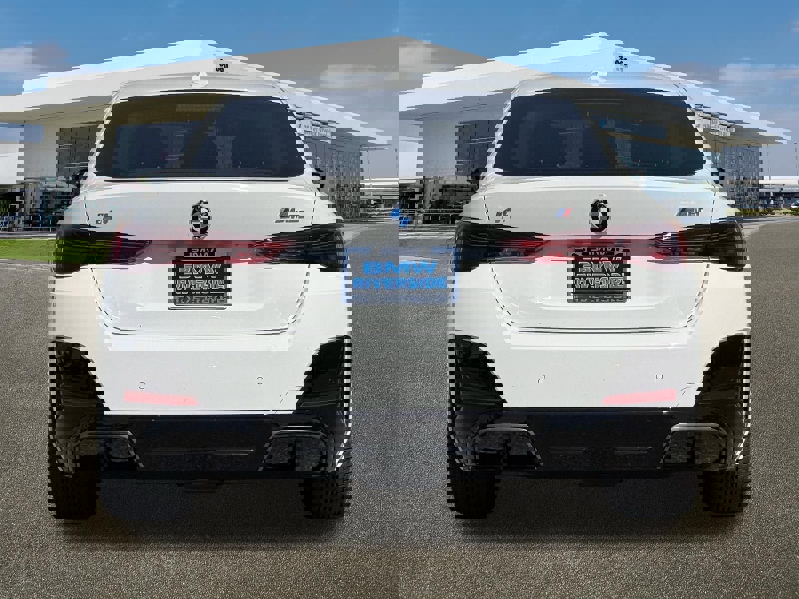 New 2026 BMW i4 M60 w/ Premium Package image 9