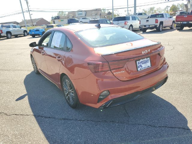 Used 2022 Kia Forte GT-Line w/ GT-Line Premium Package FWD image 3