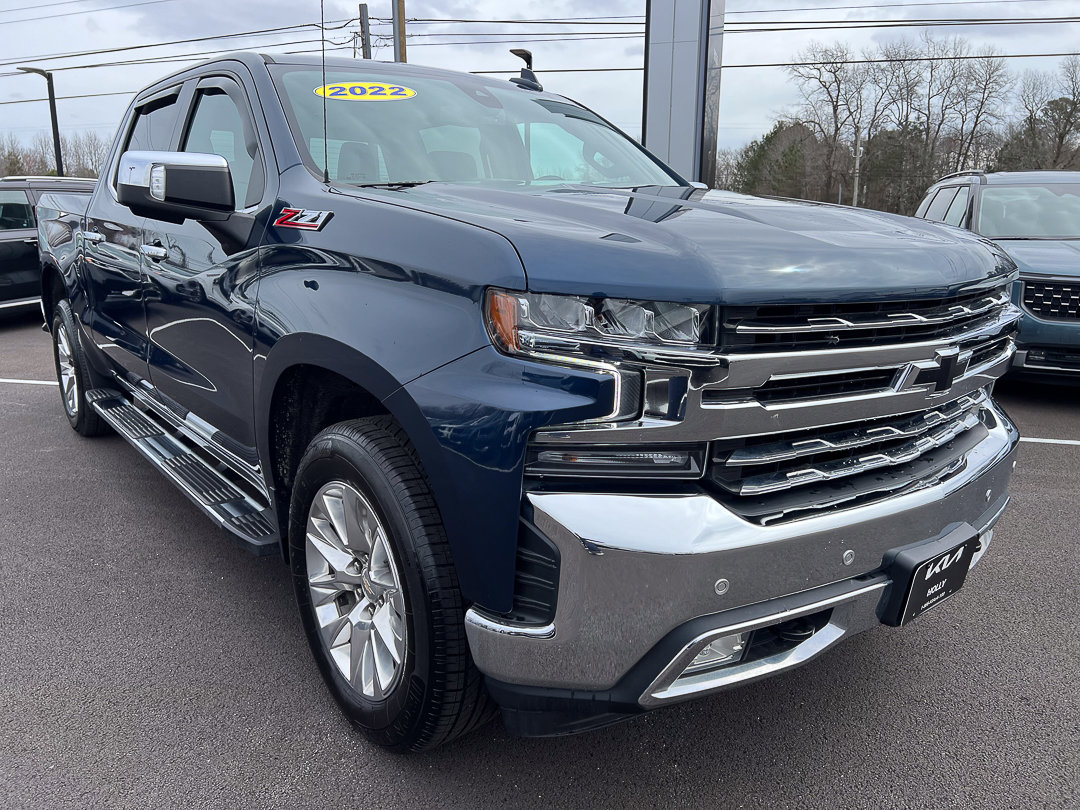 Used 2022 Chevrolet Silverado 1500 LTZ w/ LTZ Premium Package AWD/4WD image 12