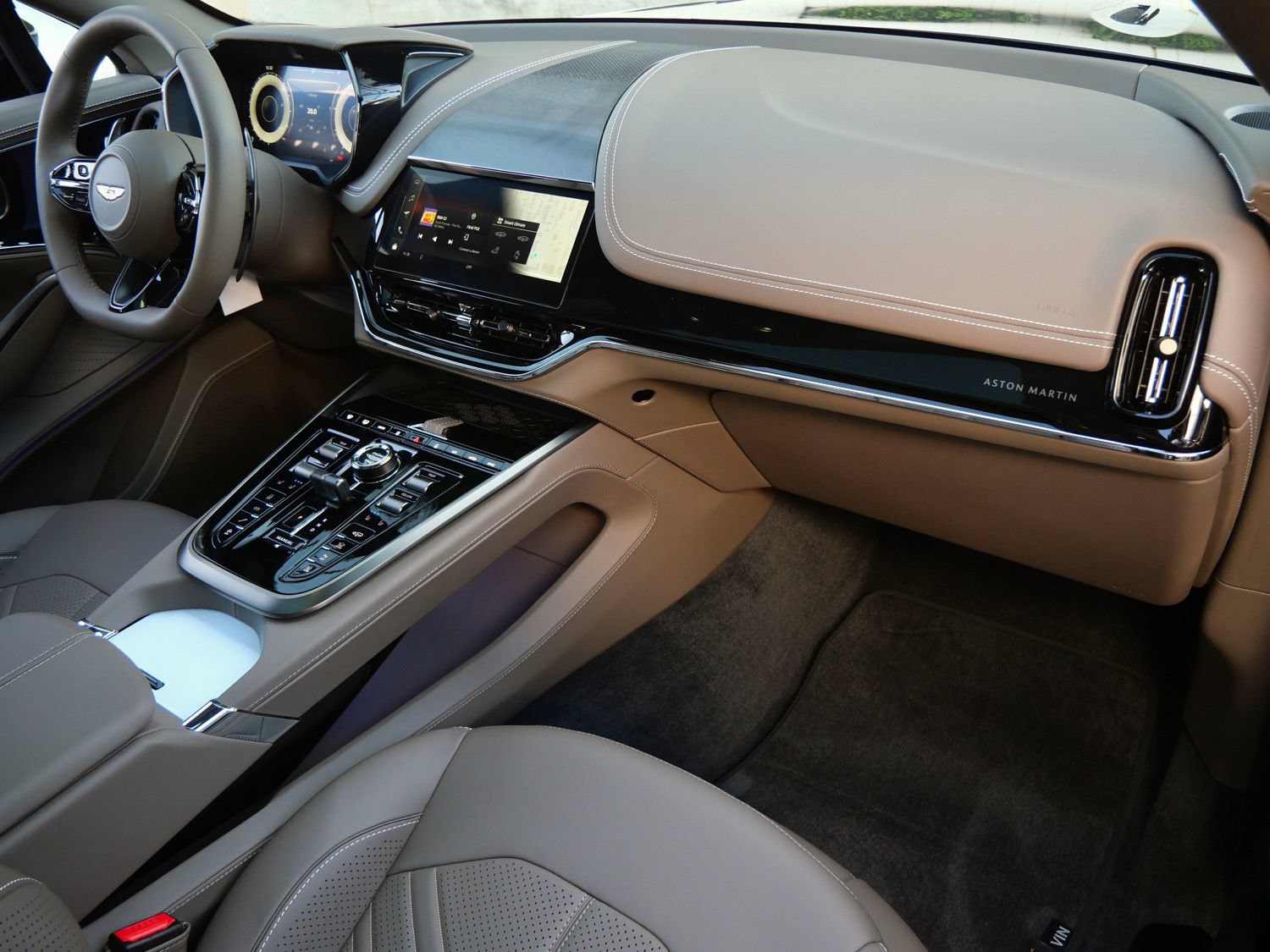 New 2026 Aston Martin DBX S AWD/4WD image 10