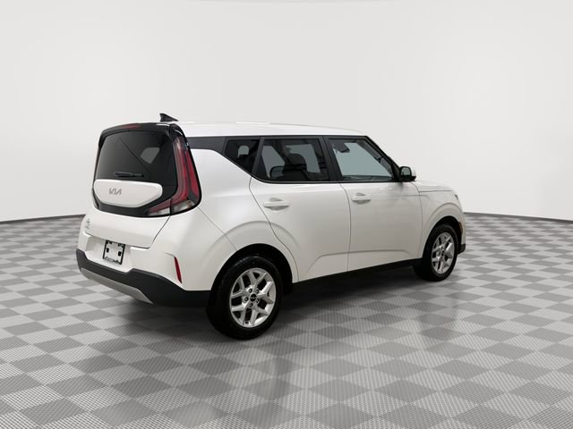 Used 2023 Kia Soul LX w/ Option Group 015 FWD image 10