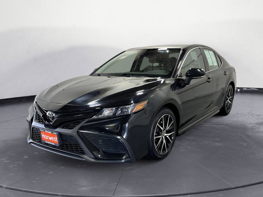 Used 2023 Toyota Camry SE AWD/4WD image 3