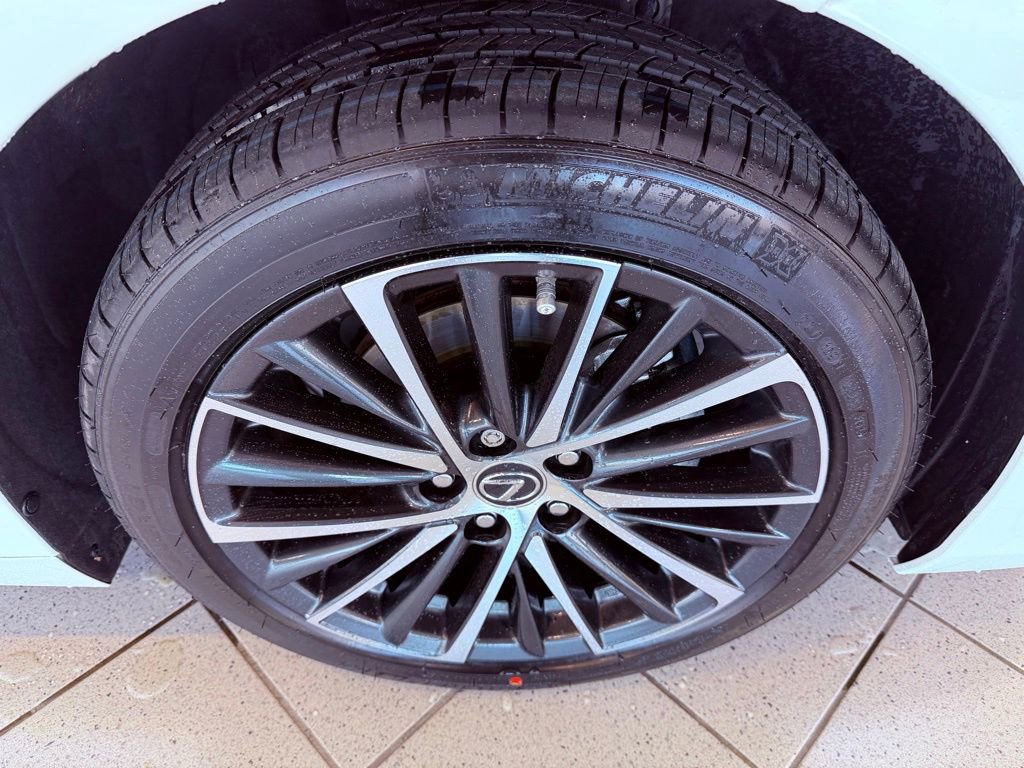 Certified 2025 Lexus ES 300h F Sport image 16